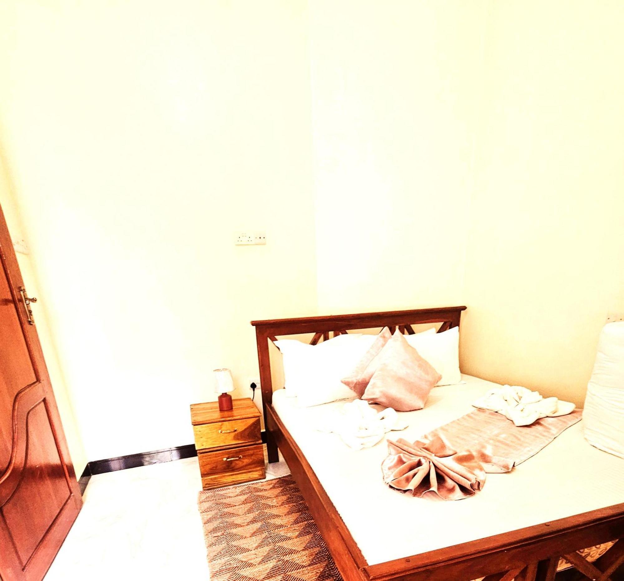 Safi House Bed & Breakfast Boma la Ngombe Bagian luar foto