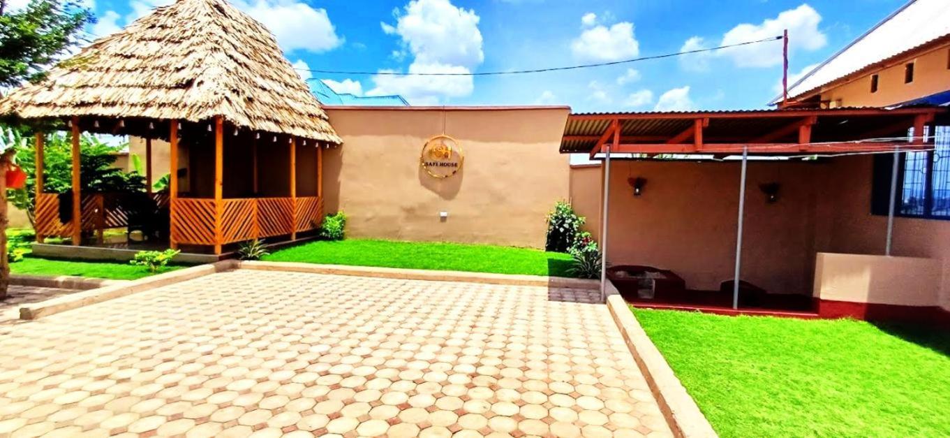 Safi House Bed & Breakfast Boma la Ngombe Bagian luar foto