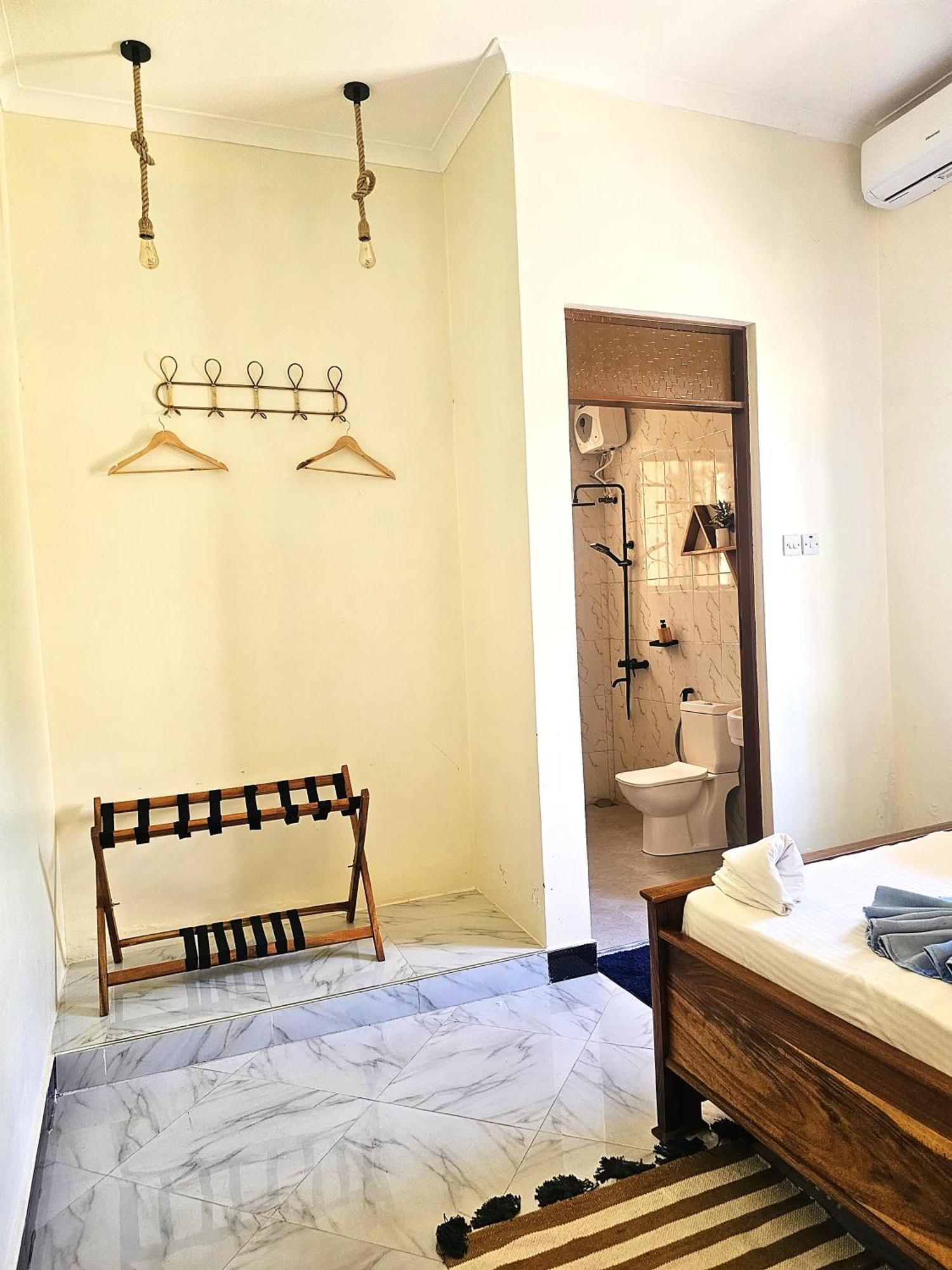 Safi House Bed & Breakfast Boma la Ngombe Bagian luar foto