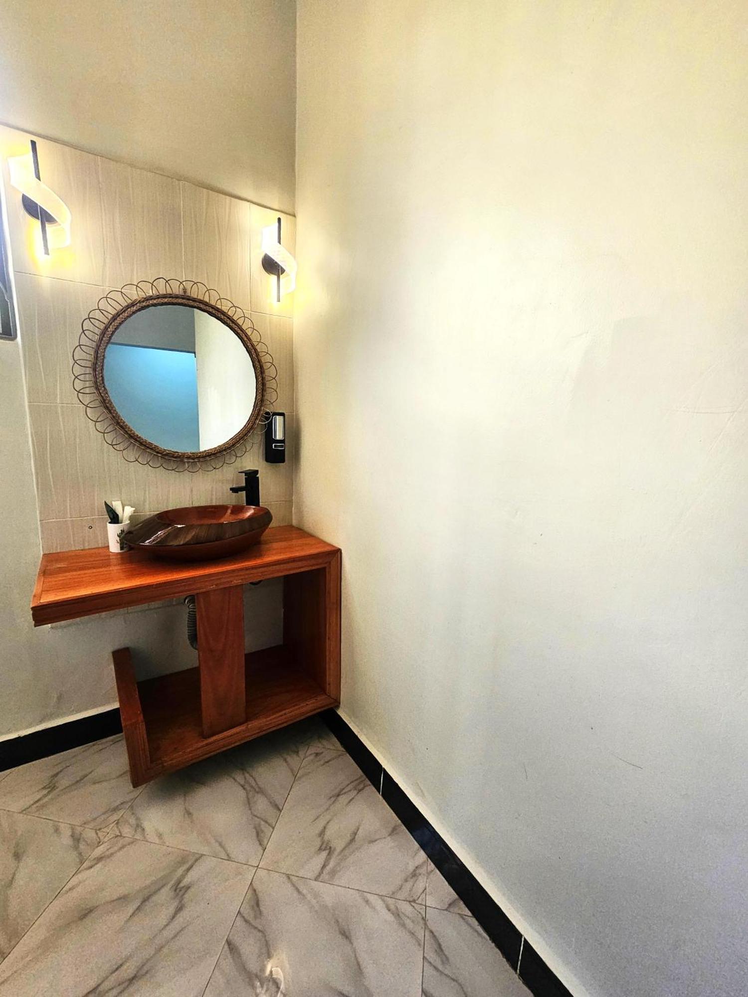 Safi House Bed & Breakfast Boma la Ngombe Bagian luar foto