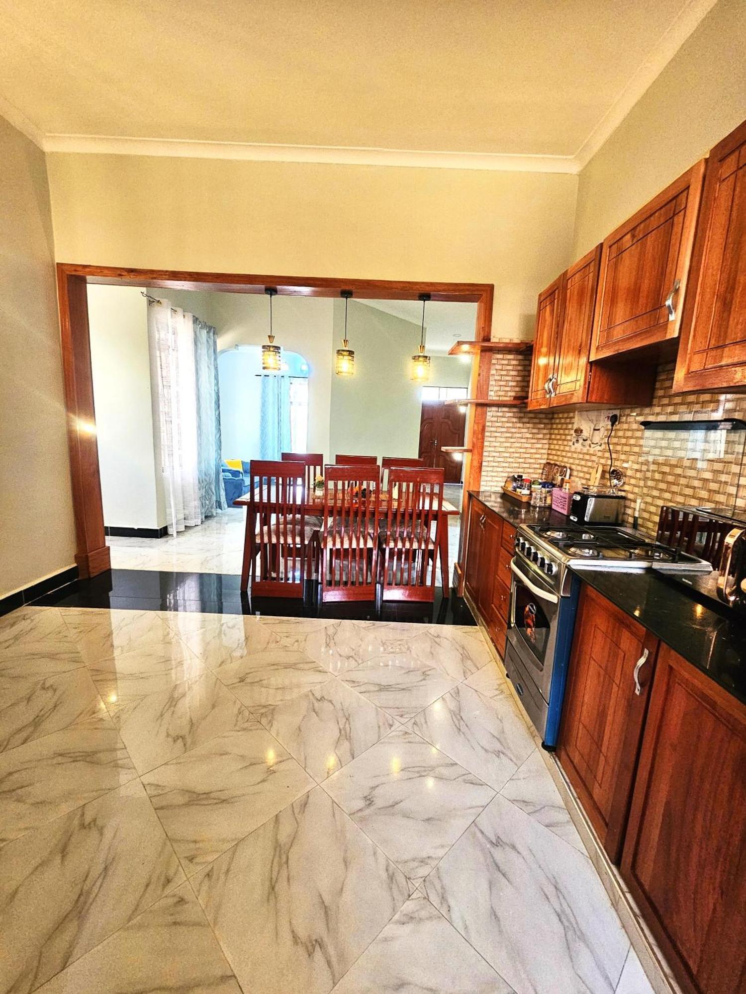 Safi House Bed & Breakfast Boma la Ngombe Bagian luar foto